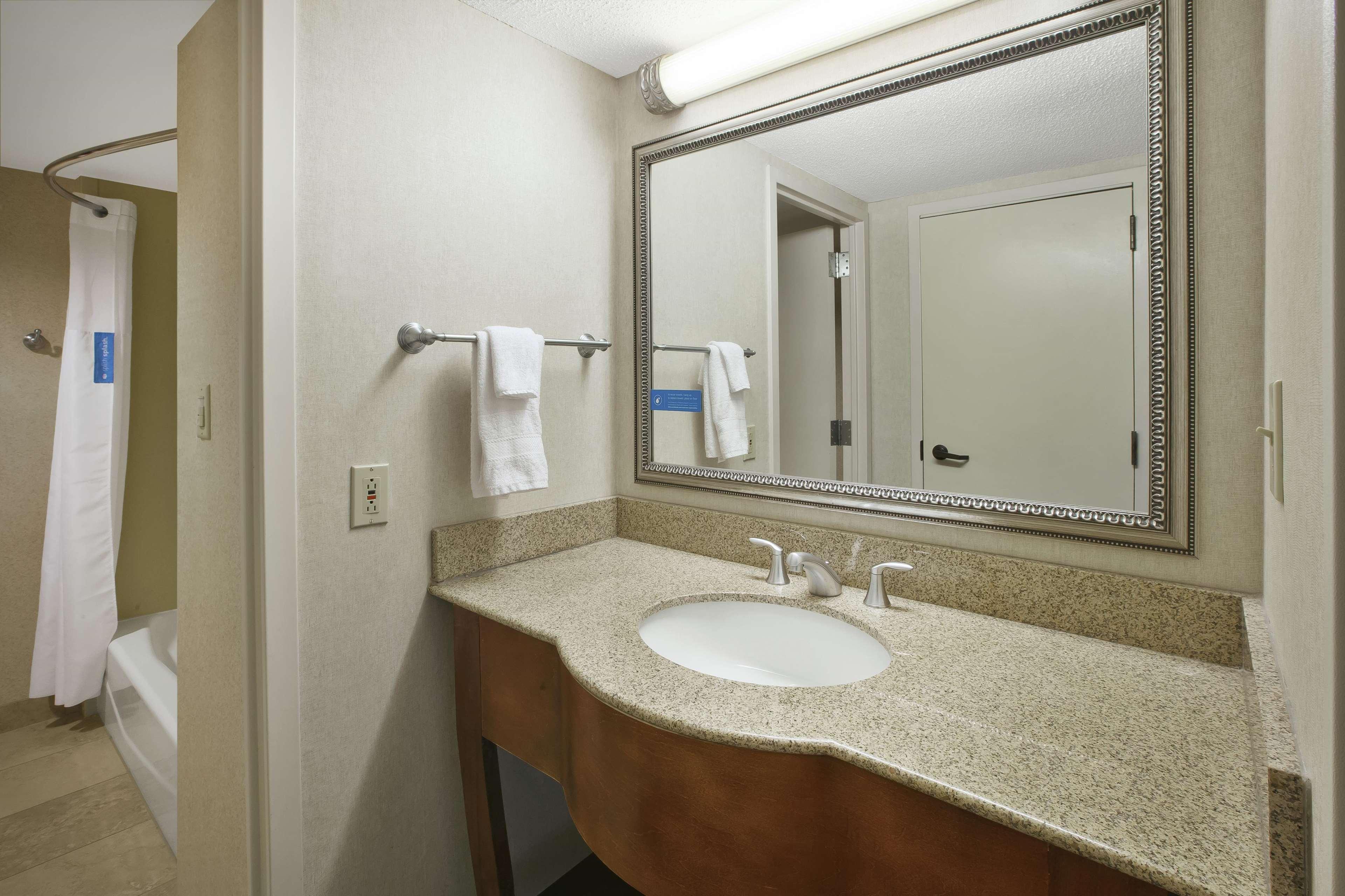 Hampton Inn Richmond-West Innsbrook Broad Meadows Extérieur photo